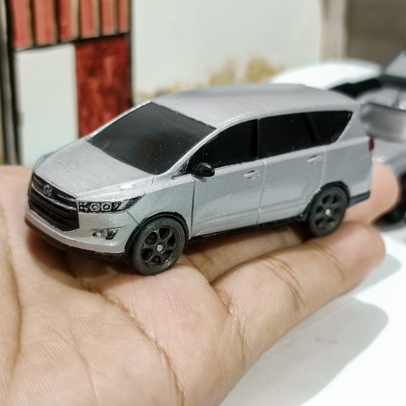 Diecast Toyota kijang Innova Venturer Silver 1:64 Swap Wheel Modif Cumi dumi darat