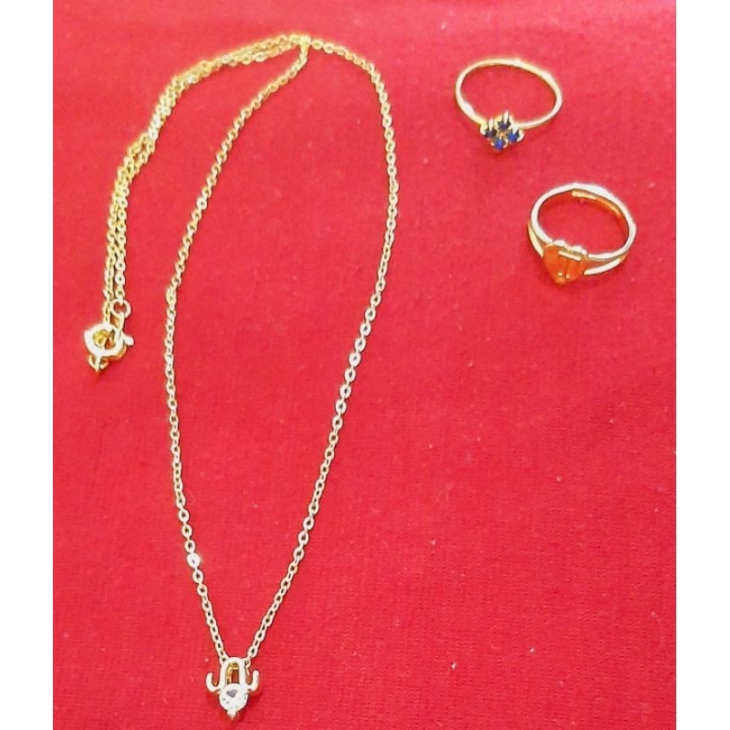 set perhiasan (kalung warna emas dan cincin kecil warna emas)