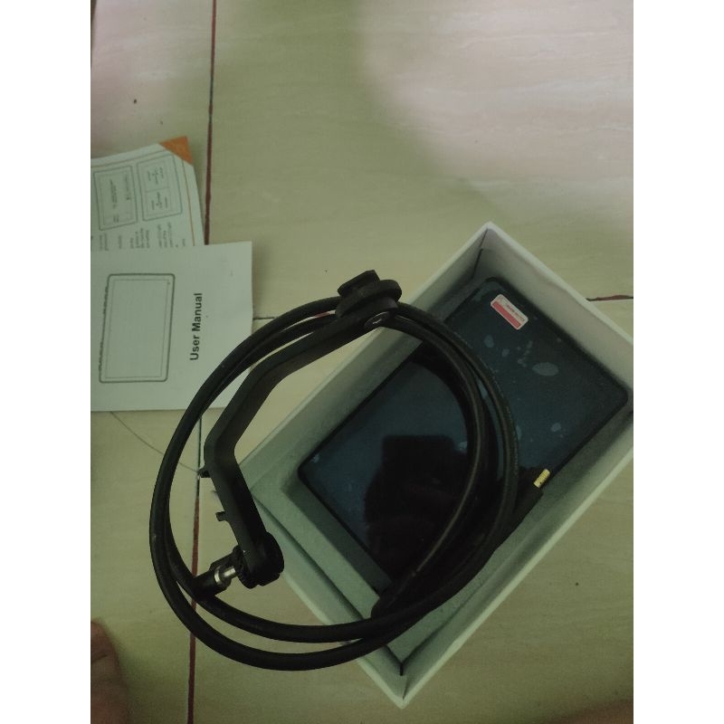 monitor feel world f5 pro + baterai. kondisi tidak pernah dipakai masih plastik