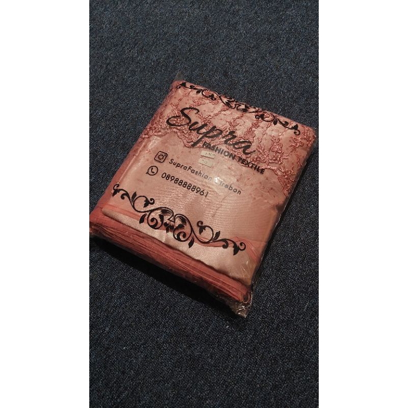 Paket Bahan Seragam Keluarga Pernikahan