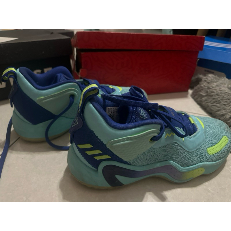 Sepatu Basket Adidas Original