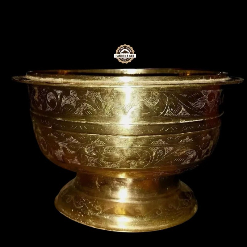 Bokor kuningan ukir lawas size BESAR ( B206 )