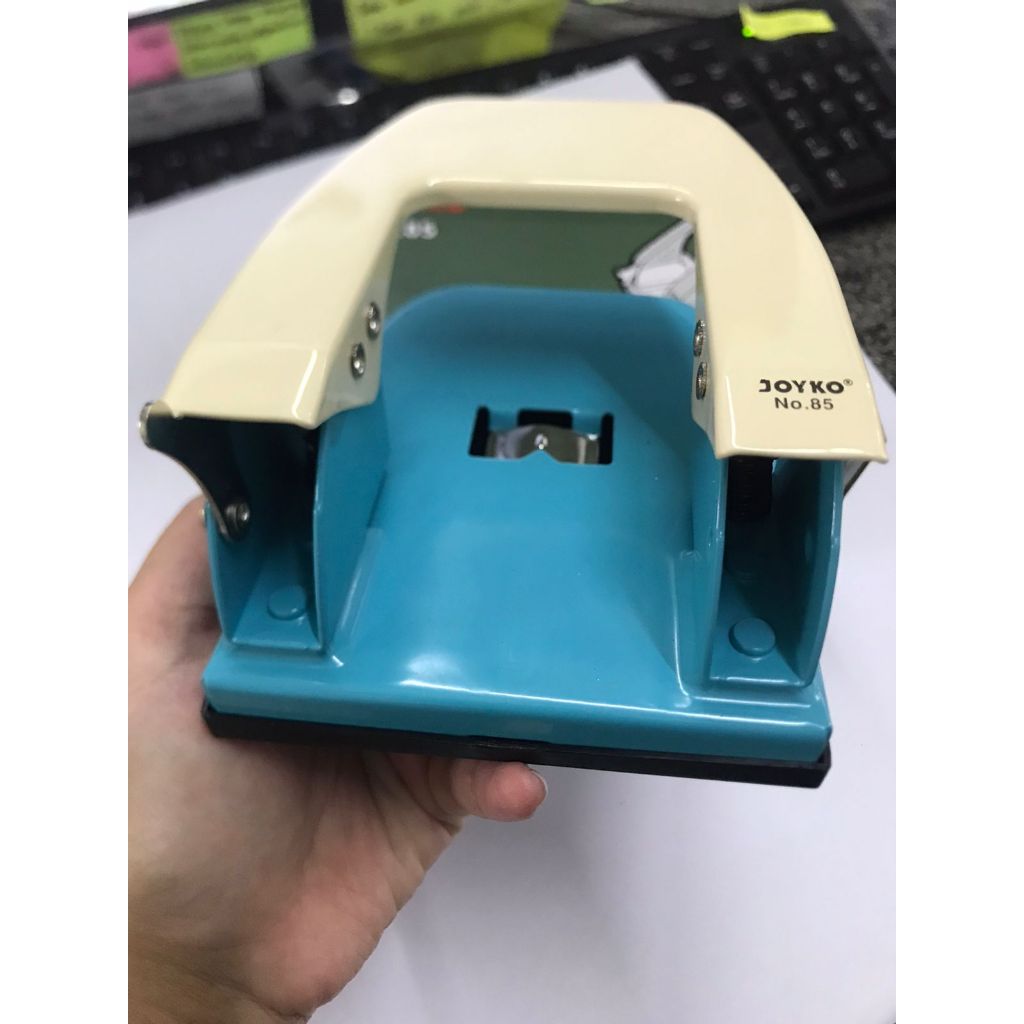 

pelubang kertas merk joyko no. 85
