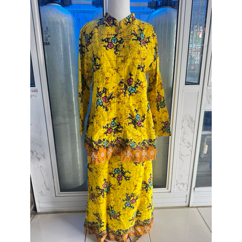 PRELOVED ONE SET BATIK ROK SPAN WANITA MAKASSAR