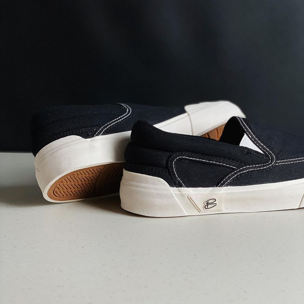 Patrobas Cloud SlipOn Black White