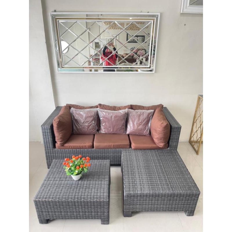 kursi L rotan sintetis sudah free bantalan