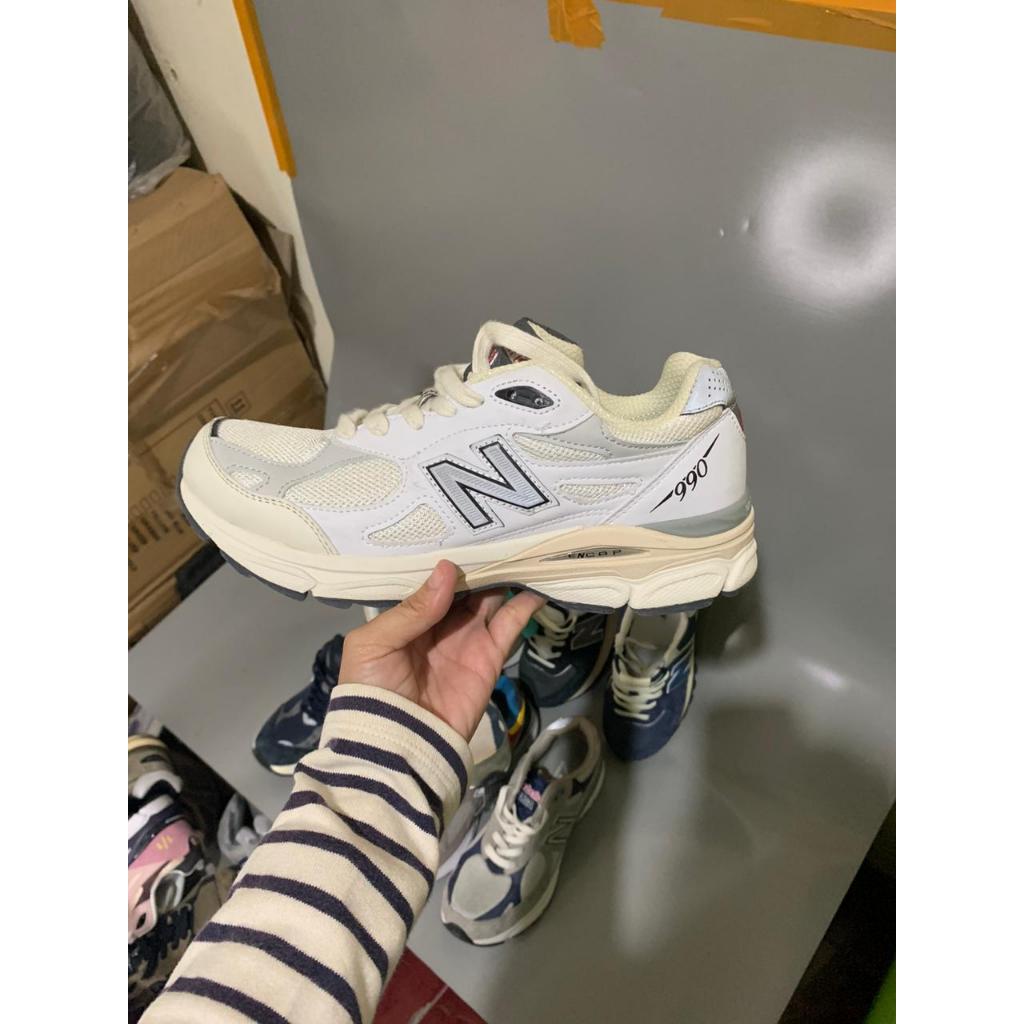 NB 990 V3 WHITE & CREAM