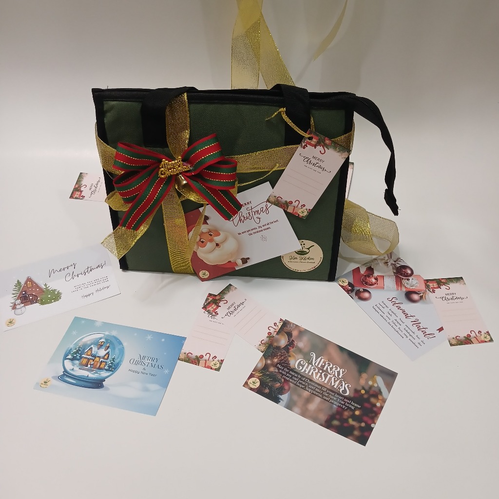 

Hamper Parcel Natal Tahun Baru - Isi Iga Babi Bakar dengan Thermal Bag Eksklusif + Kartu Ucapan