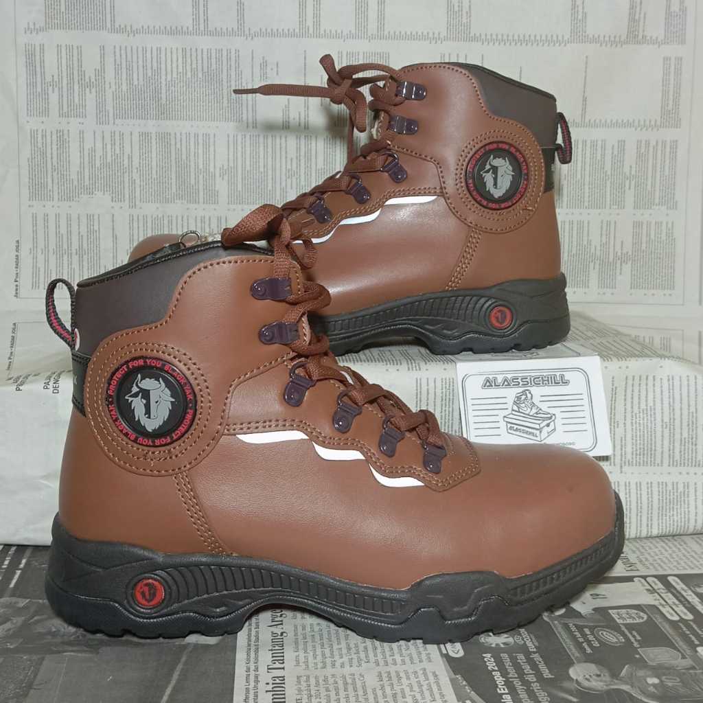 Sepatu Hiking/outdoor/gunung, BLACKYAK/CAMPLINE