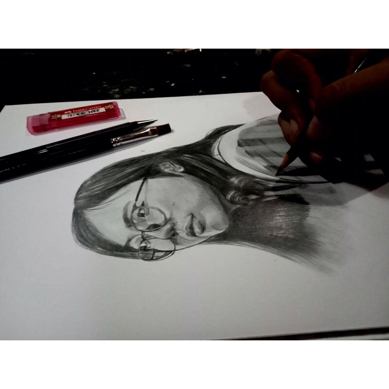 

SKETSA HITAM PUTIH (HANYA KERTS TANPA BINGKAI)