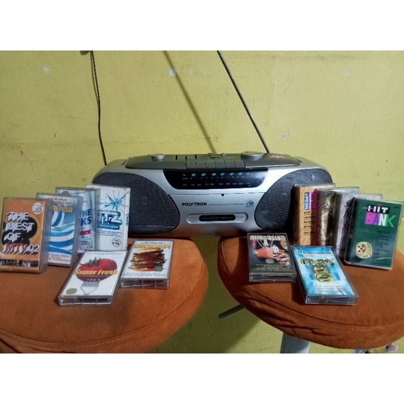 radio tape polytron grand compo model GC 200 KDC dan 12 kaset