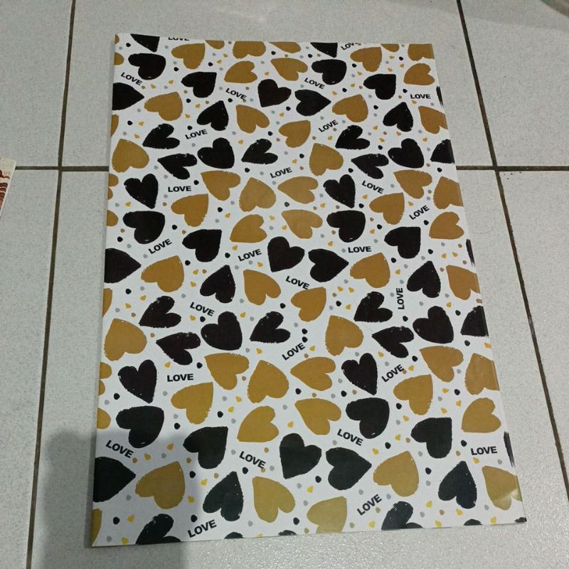 

Kertas Kado Kiky