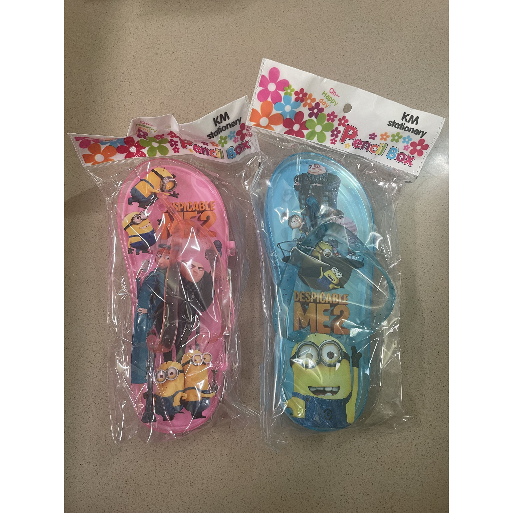 

Kotak Pensil Minion Motif Sendal Jepit (Per Satuan)