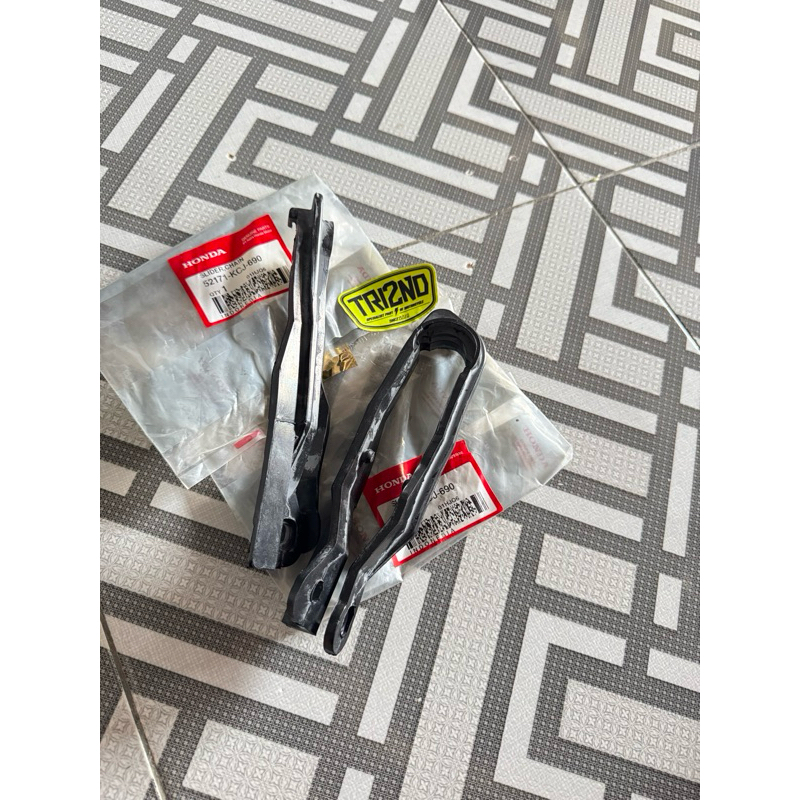 Karet rante rantai tatakan arm ORI TIGER SLIDER CHAIN 52171-KCJ-690 karet bantalan arm