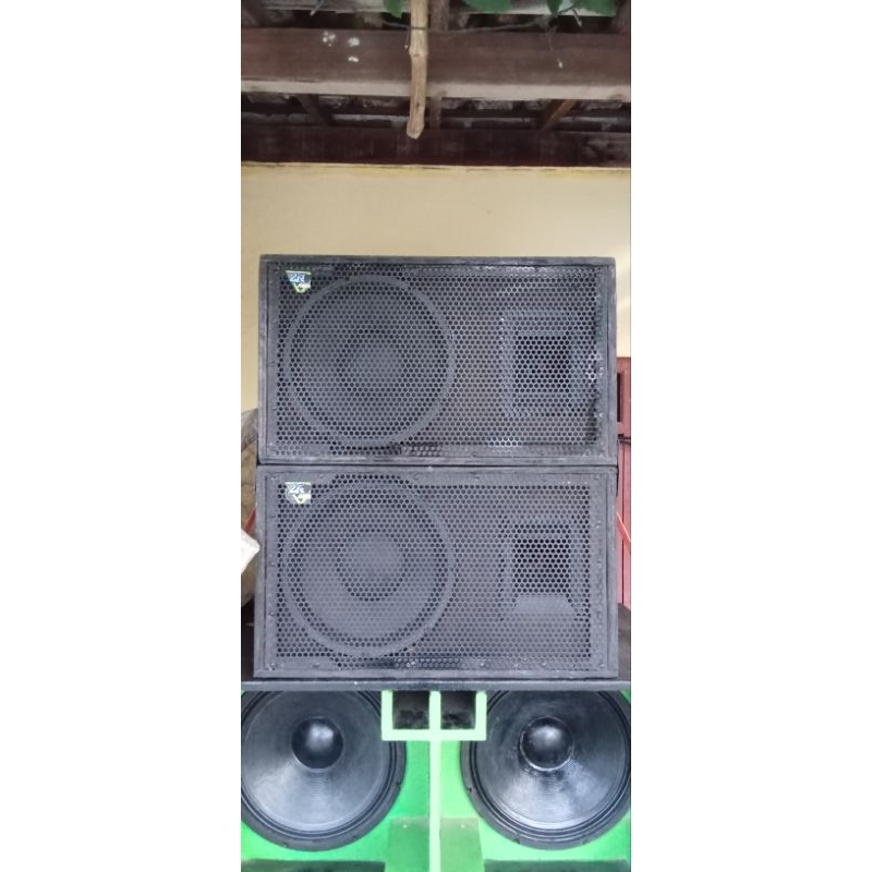 Midle 12 inch black spider