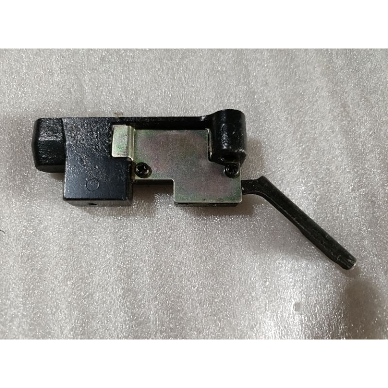 kunci sadel yamaha rxz rzr kunci jok yamaha rxz rzr new old stok nos