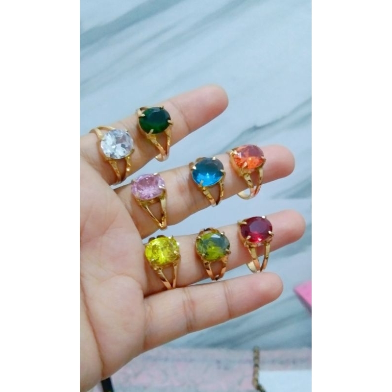 cincin untuk ukuran jari kecil,permata 10*12, warna selamanya tidak bisa hitam atau putih