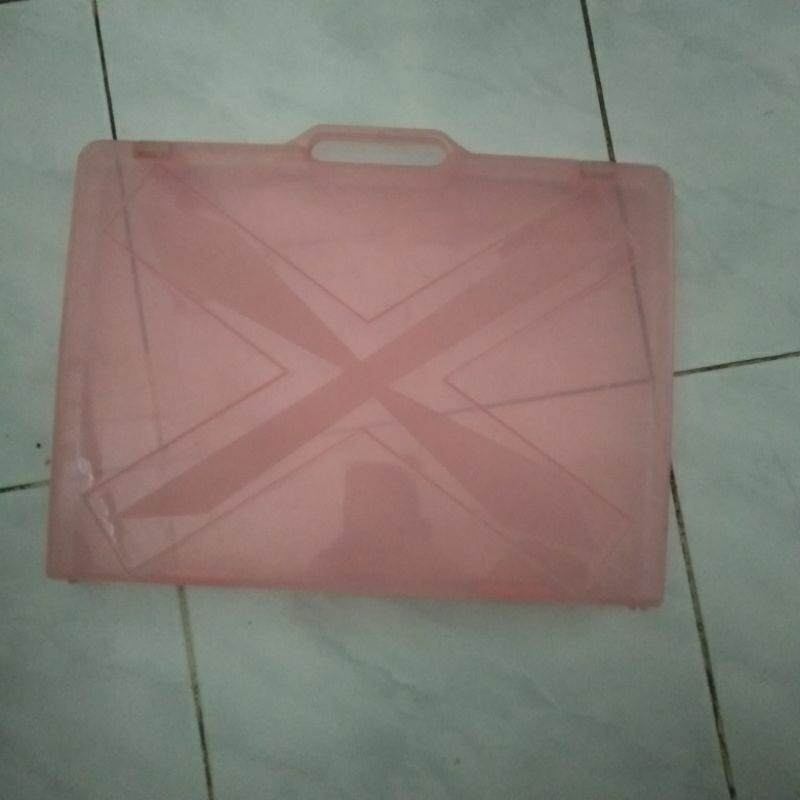 

[[PRELOVED]] FILE HOLDER