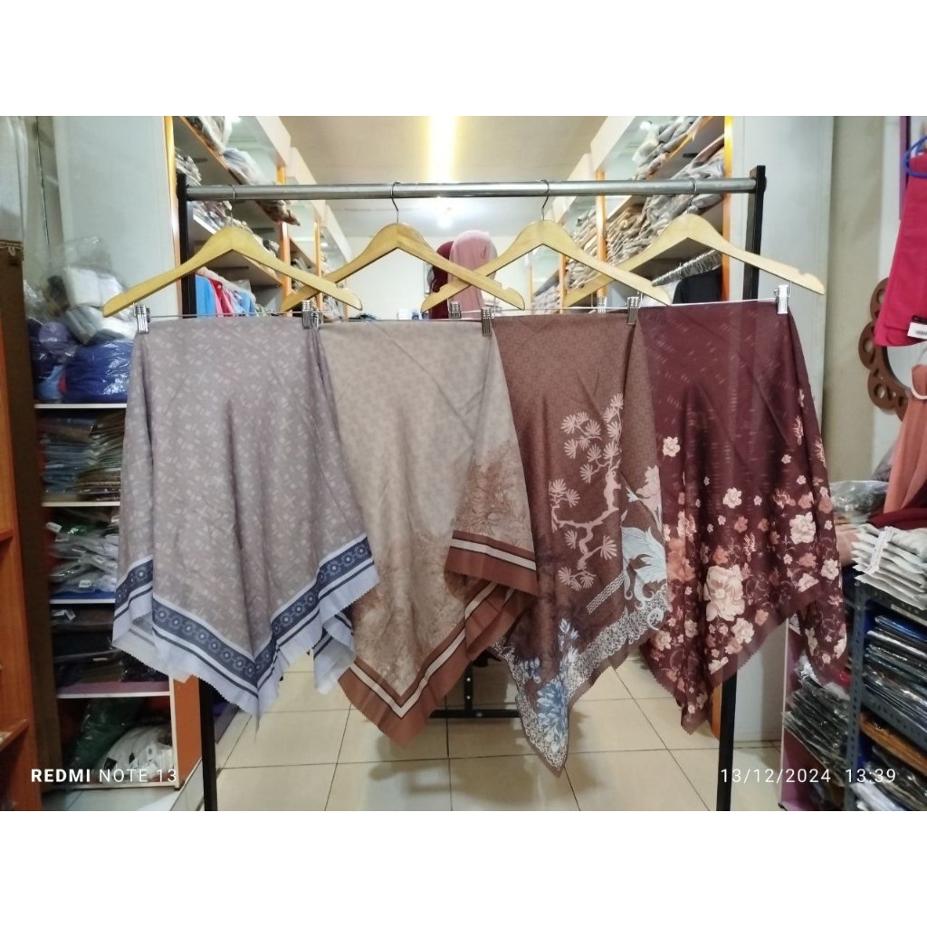 Ruma Scarf Kerudung Segiempat Motif Terbaru