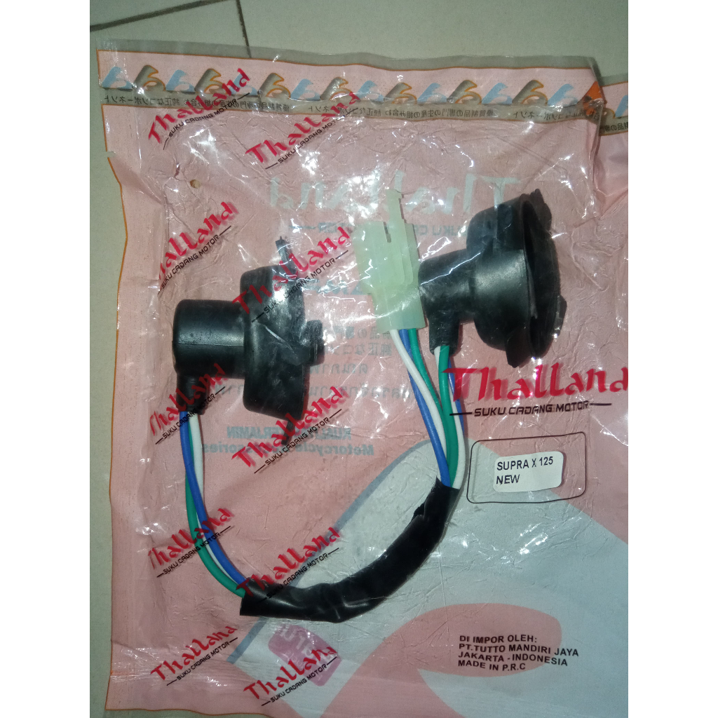 FITTING LAMPU DEPAN SOKET KABEL LAMPU SUPRA X 125/ NEW / SUPRA FIT New MEREK THALLAND