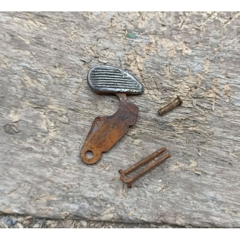 Jengger Pelatuk Laci Box Vespa VBB VNB VBA Original