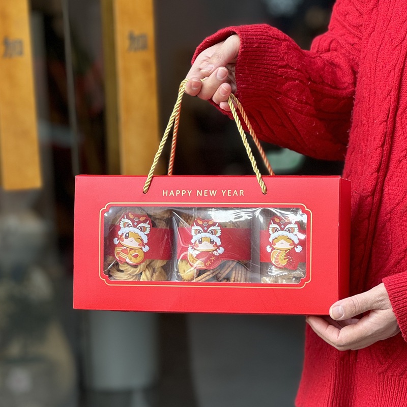 

BOX HAMPERS IMLEK & Tahun Baru - 3 LUBANG TOPLES