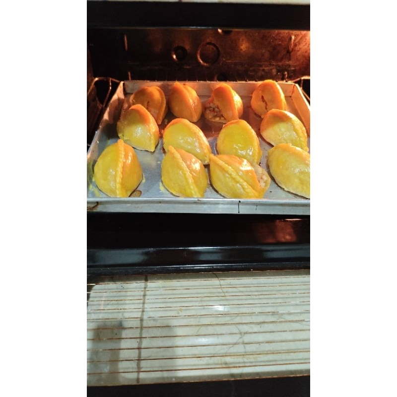 

Pastel panggang isi telor, ayam ISI 5PCS