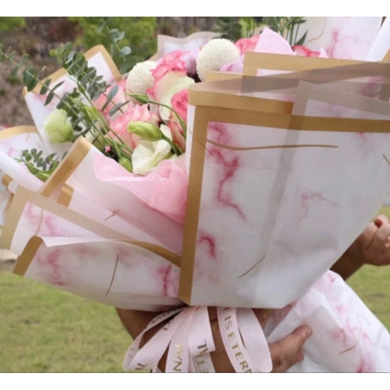

Kertas Buket / Cellophane / Flower Wrapping Marble List Gold (isi 5 lembar)