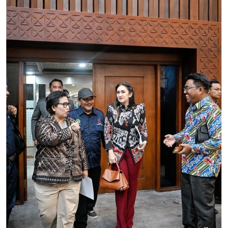 Blouse tenun wanita Baju kerja wanita Atasan tenun wanita