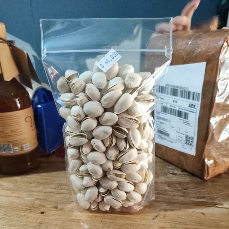 

kacang pistachio