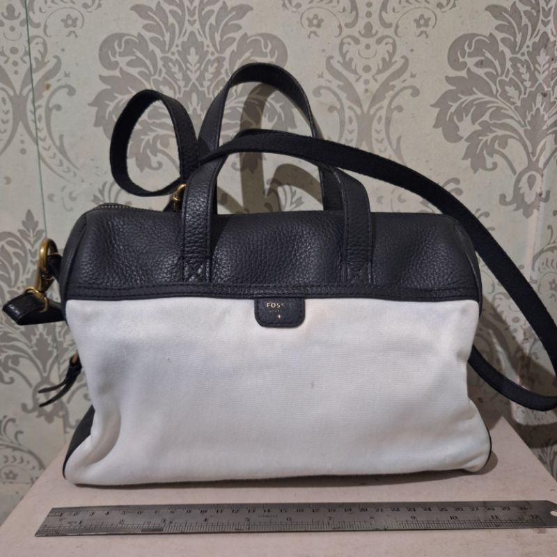 Tas wanita Ocil putih hitam preloved