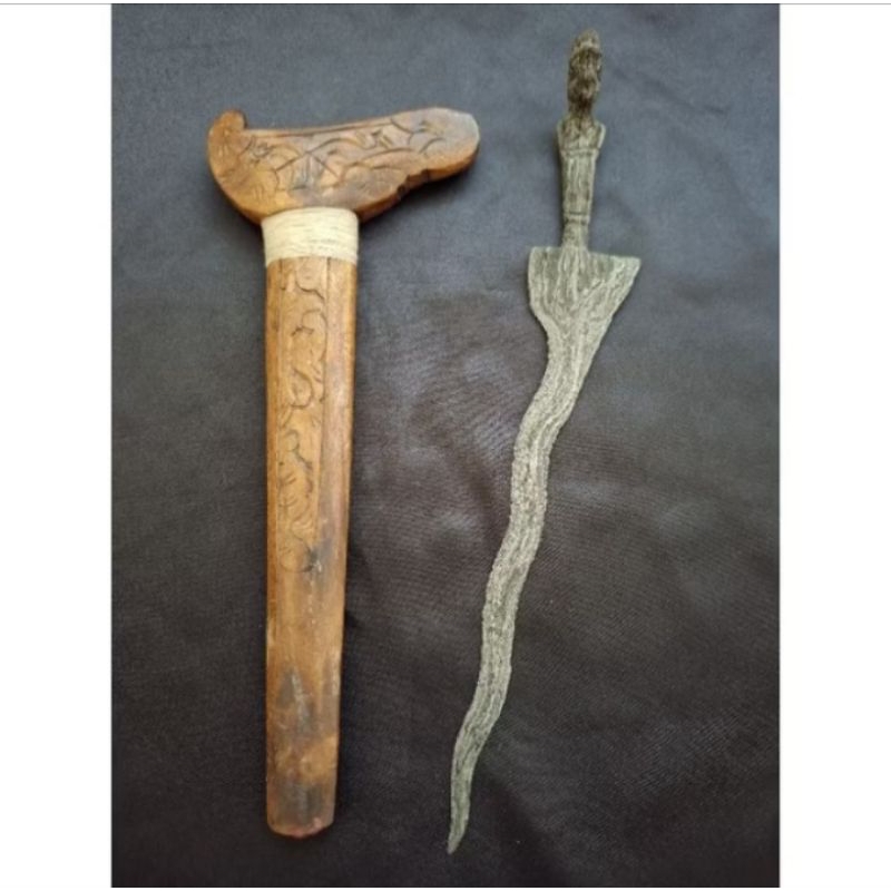 Keris Patot Sajen Pamor Setyo Banyumili Tangguh Mojopahit