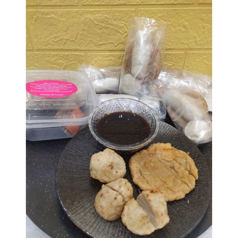 

PEMPEK IKAN TENGGIRI ASLI FROZEN Isi 9pcs/pack
