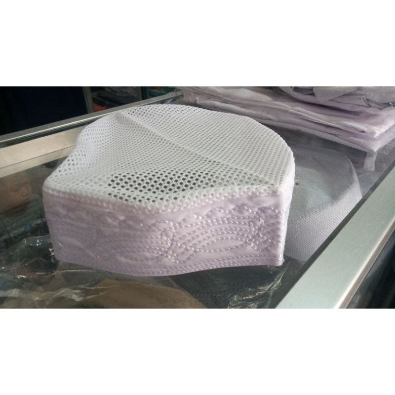 Peci putih bulat Yamani