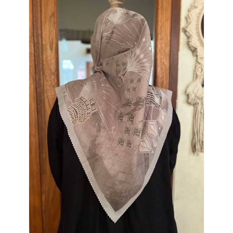 Hijab segi empat motif syari 130cm madinah mauve