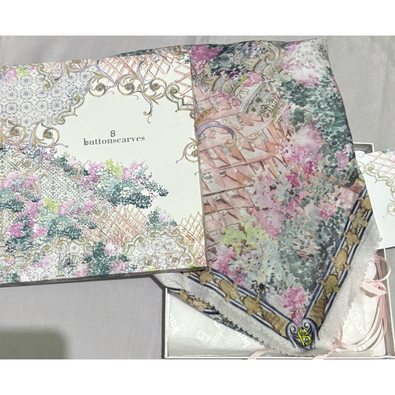 Preloved BS Scarf Buttonscarves Sevilla Blanco | Hanya DP sisa TF