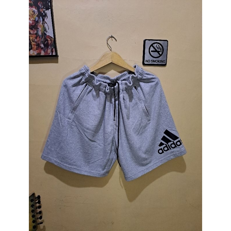 Celana Pendek Adidas Essentials Second Like New