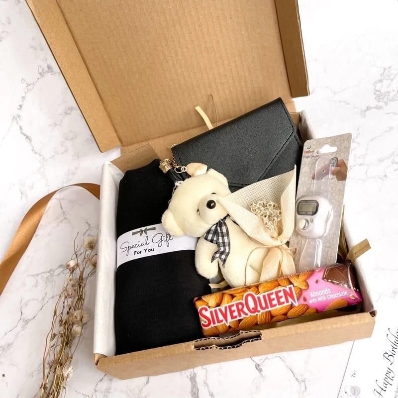 

Hampers Hijab Gift Box Kado Ulang Tahun Cewek Hadiah Wisuda Idul Fitri Anniversary