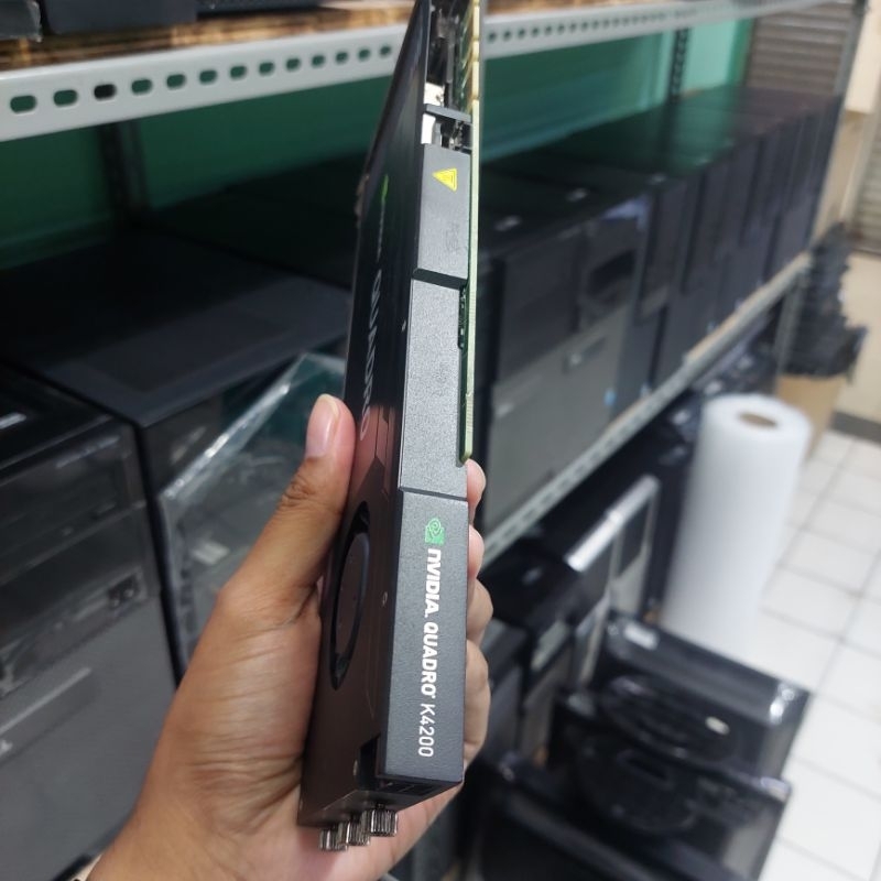 vga quadro k4200 4gb 256bit ddr5