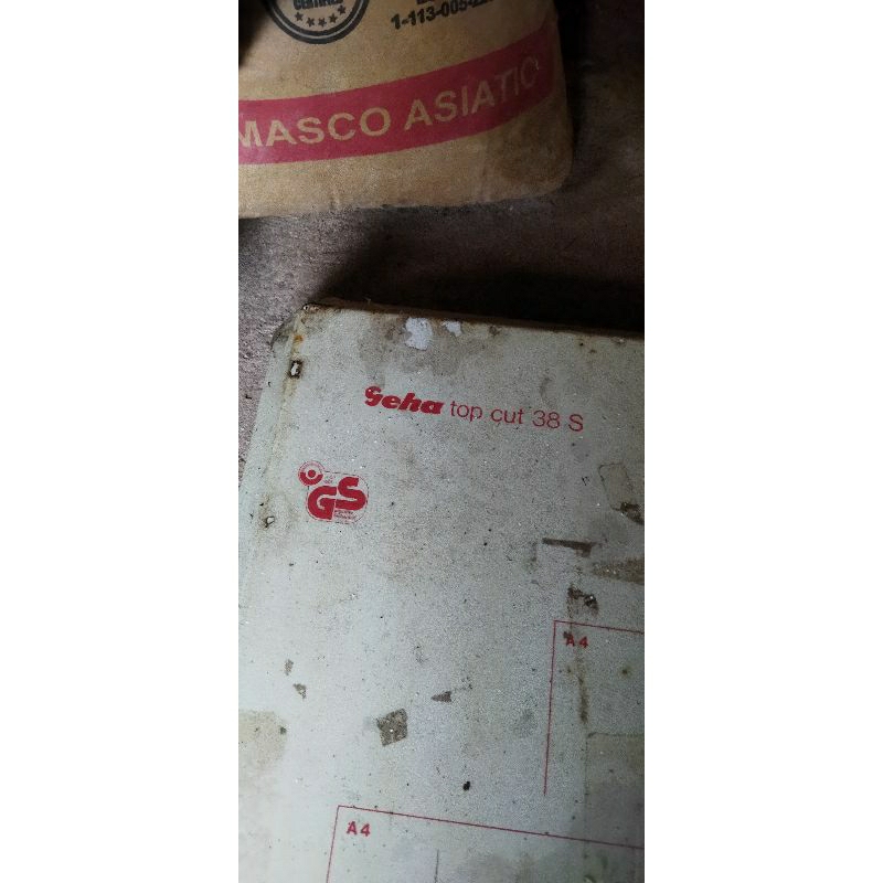 

potong kertas manual