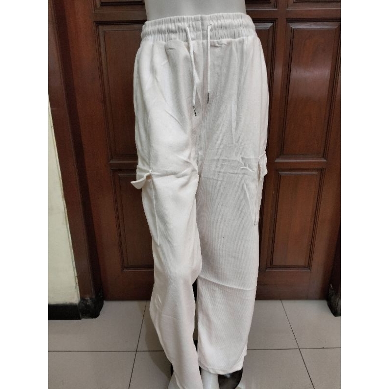 CELANA PANJANG WANITA/ CELANA PANJANG CORDUROY/ CELANA PANJANG CORDUROY CARGO PUTIH