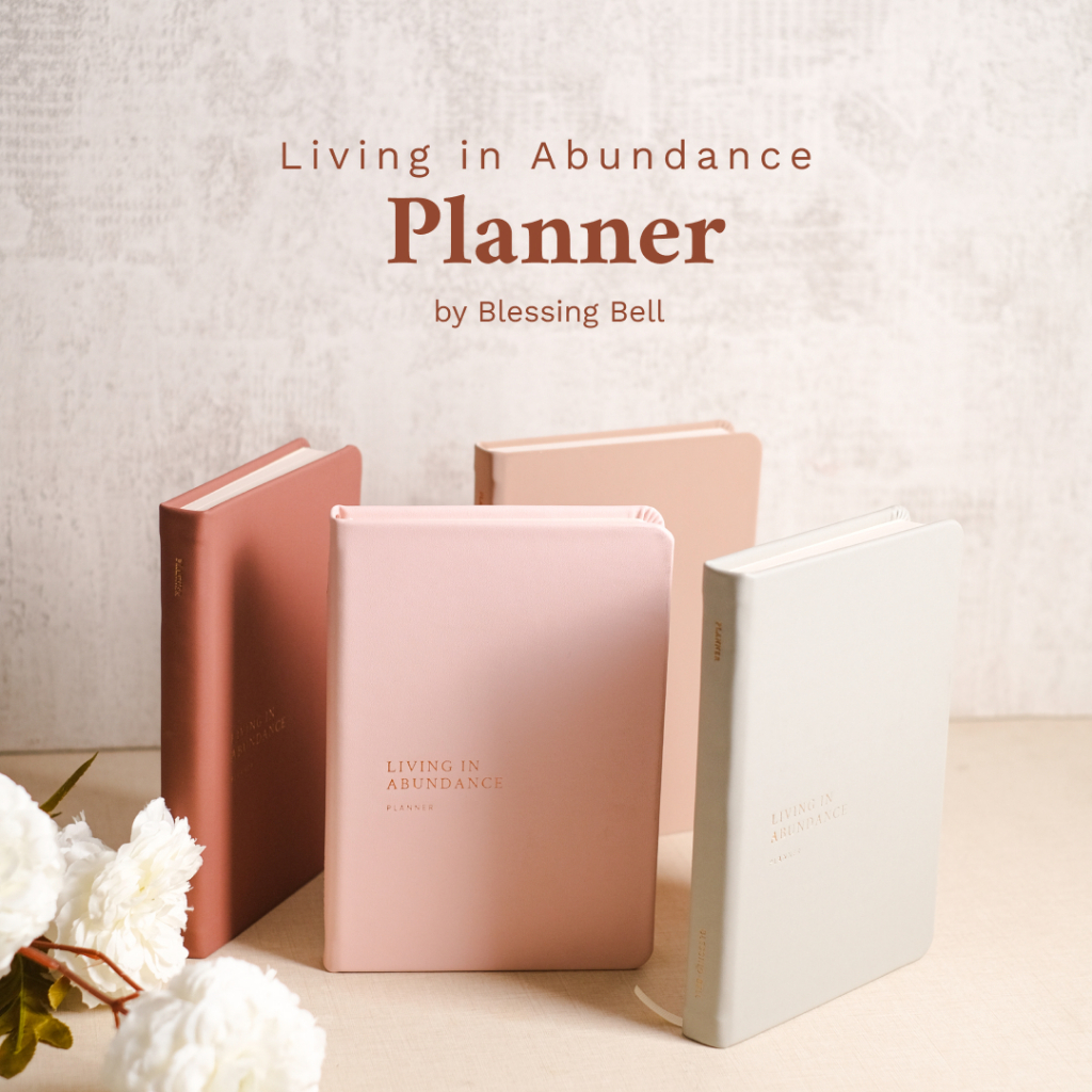 

Blessing Bell - Living in Abundance Planner / Undated Agenda 2024 2025 Yearly Weekly