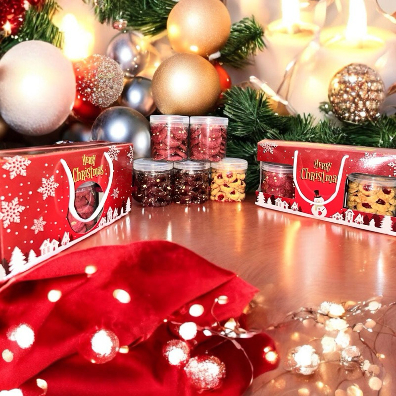 

Juandyra Shop - Hampers Natal Isi 3 Varian Cookies dengan Toples 600ml