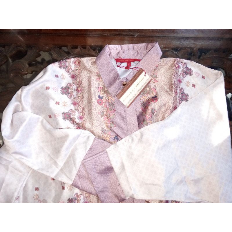 Baju atasan putih pink Benang jarum x Dian Pelangi
