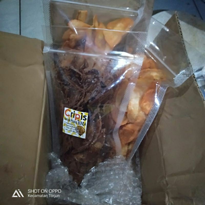 

grosir 3 !!! beli 3 harga di bawah 13rb.Cripis bunda 140gr. keripik pisang rasa coklat lumer