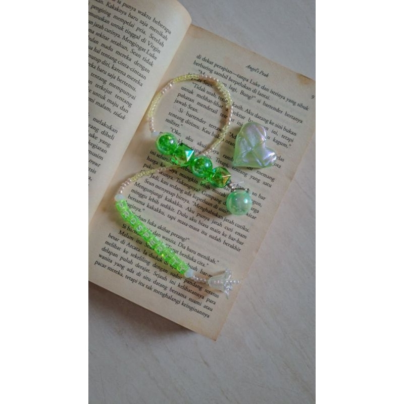 

Beads Bookmark Pembatas Buku Manik Custom Prosperity Green Yellow