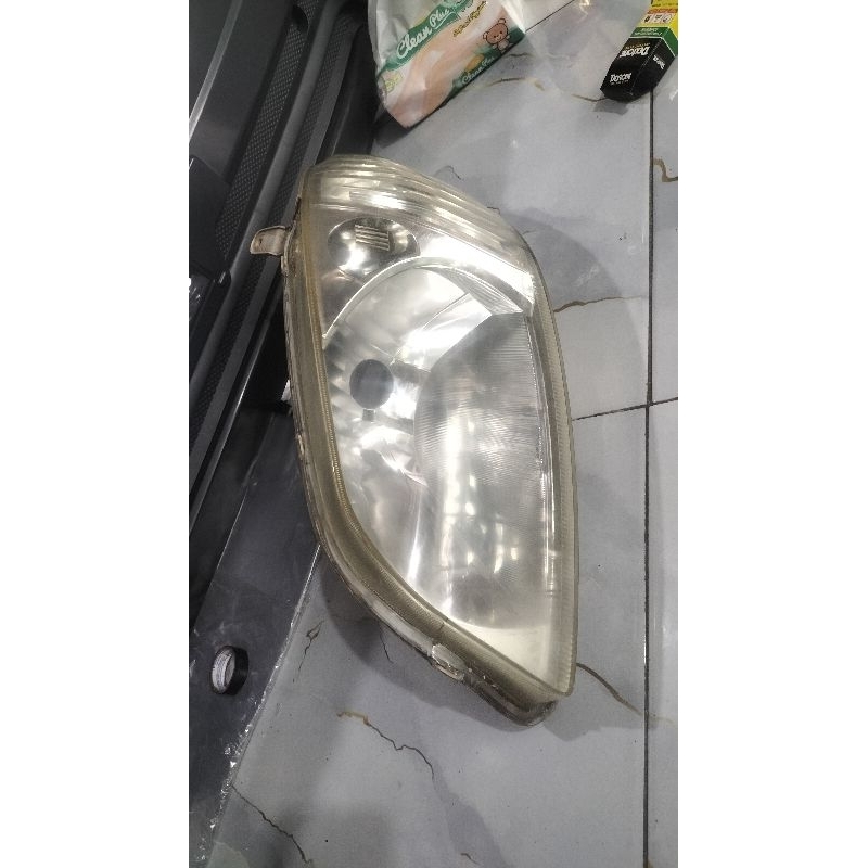 headlampKiriVios2005