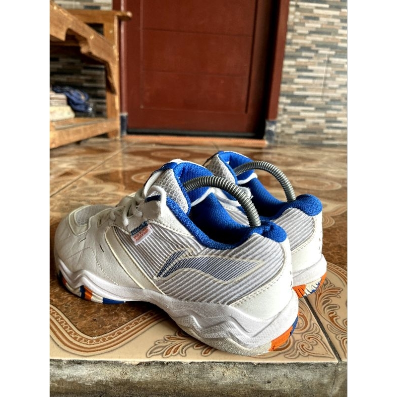 Sepatu Li-Ning Badminton