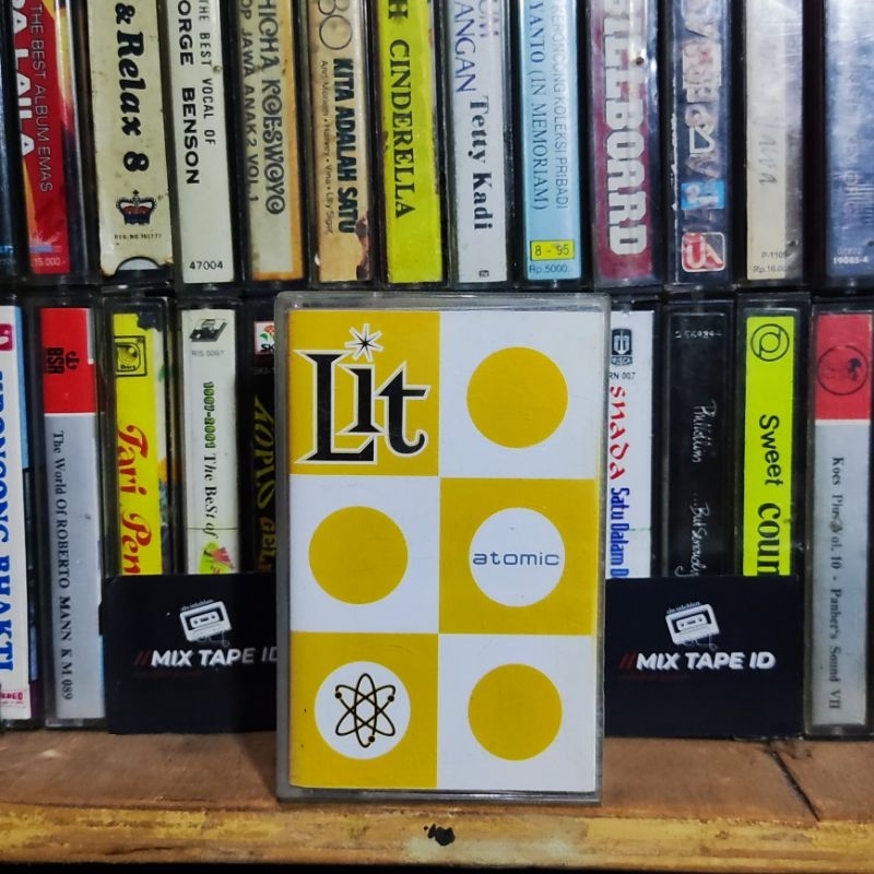 Kaset Pita - Lit - Atomic - Radio Tape - Kaset - Radio - Pemutar Kaset - Musik - Barat