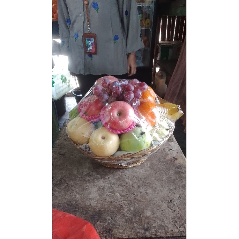 

Parsel Buah Keranjang Lidi